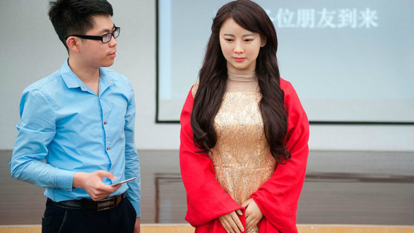 В Китайской республике ученые презентовали женщину-робота JiaJia