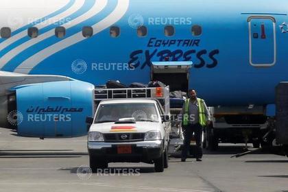 На борту пропавшего самолета EgyptAir произошел взрыв — специалисты