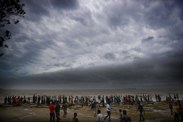 AFP: жертвами тропического циклона в Бангладеш стали 20 человек