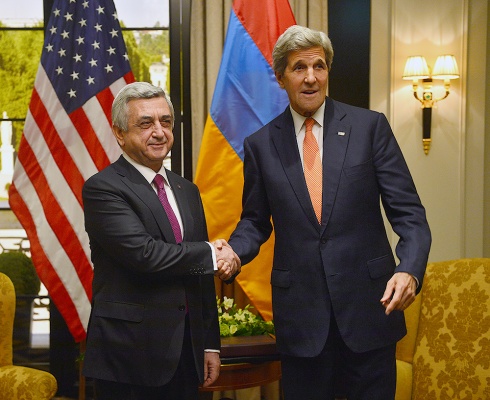 Саргсян обсудил ситуацию в Карабахе с Джоном Керри