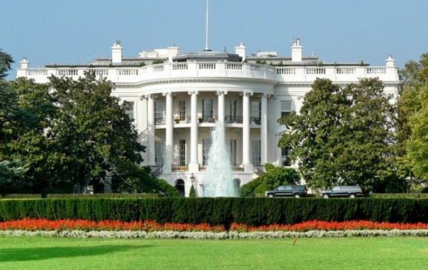 Оцепление на территории Белого дома в Вашингтоне снято