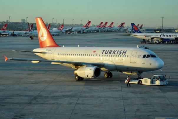 Рейс Turkish Airlines задержали в Стамбуле из-за угрозы взрыва в самолете