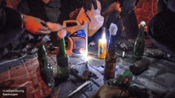 В Одессе возле Думской площади полиция нашла бутылки с зажигательной смесью