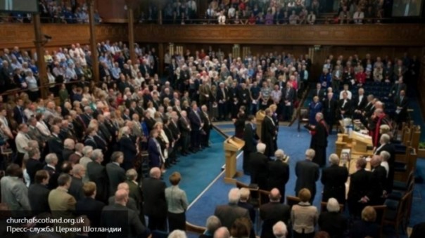 Пресвитерианская церковь Шотландии позволила своим священникам гей-браки