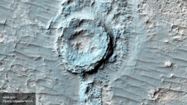 НАСА показало «перевернутый» кратер на Марсе