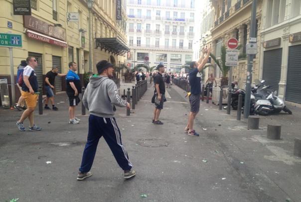 В Марселе снова вспыхнули беспорядки