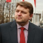 Белых опровергает вину: кировского губернатора привезли в суд