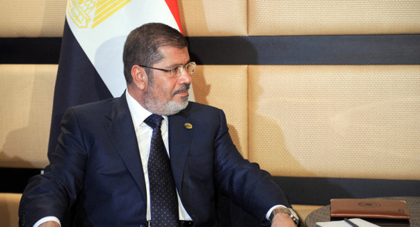 Экс-президента Египта снова приговорили к пожизненному заключению