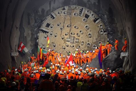 Сен-Готардский тоннель: Открыт самый длинный железнодорожный тоннель в европейских странах