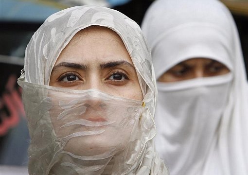 В Пакистане супругам могут официально разрешить бить жен