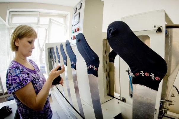 Специалисты Красноярского ЦСМ обнаружили опасность в мужских носках