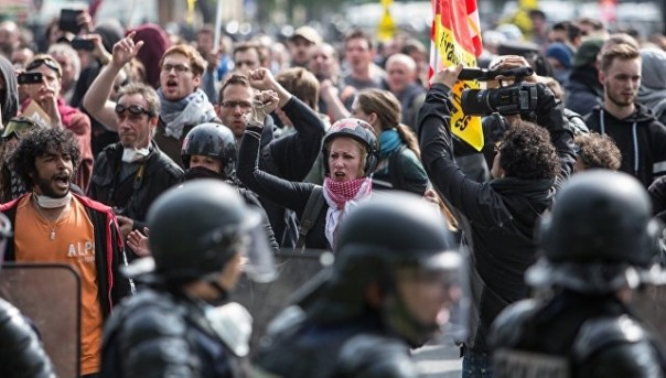 40 человек пострадали в процессе беспорядков из-за трудовой реформы — Побоище в столице франции