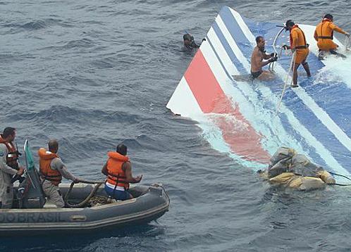 В Средиземном море отыскали обломки самолета EgyptAir