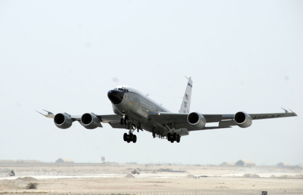 Пентагон обвинил Китайская народная республика в опасном перехвате самолета-разведчика