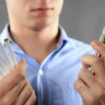 Ученые: электронные сигареты небезопасны для молодых людей