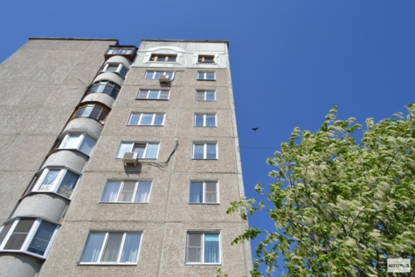 В Оренбуржье грузчики спасли выпавшего с 5 этажа ребенка — Приземлилась на матрац