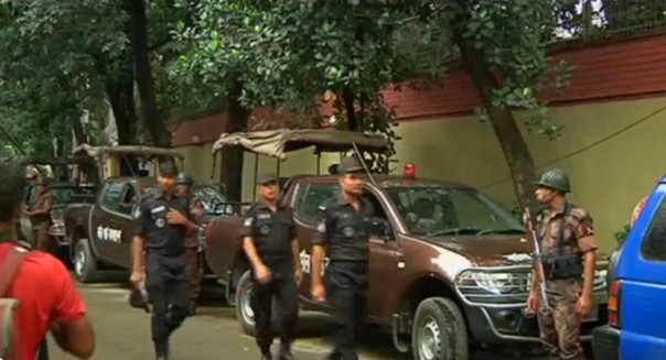 Не менее 20 человек погибли в кафе дипломатического квартала Дакки после атаки террористов
