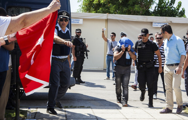 В Греции арестовали турецких мятежных военных