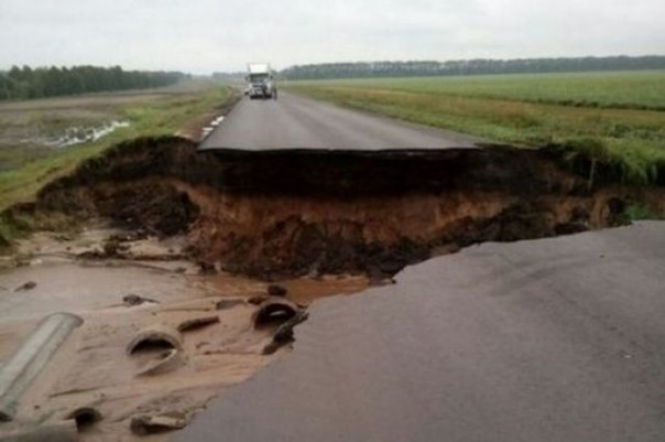 Не менее 23 тыс. кубометров воды откачали cотрудники экстренных служб в подтопленном Шипуново