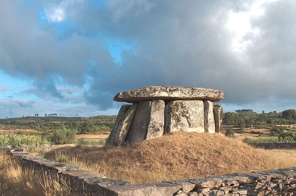 Древнейшие гробницы использовались в качестве телескопов