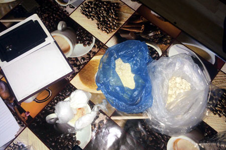 Иркутские пограничники обнаружили кокаин в посылке из Нидерландов