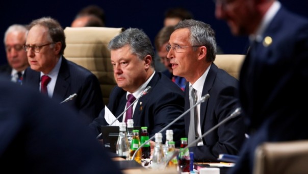 НАТО: В основе нашей позиции по РФ — защита и разговор