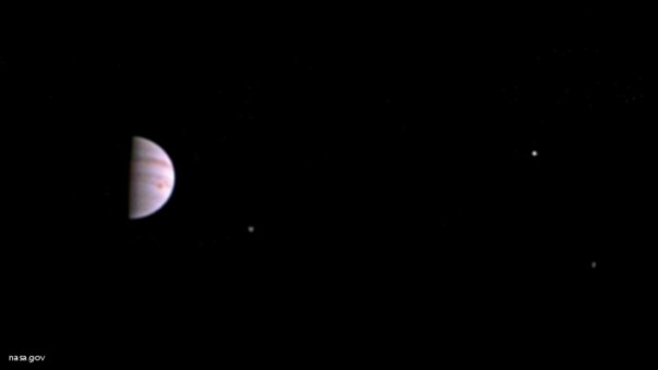 «Юнона» проинформировала 1-ый снимок Юпитера после выхода на орбиту