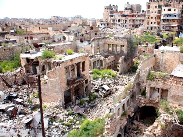 В Алеппо для мирных граждан откроют еще 4 гуманитарных коридора