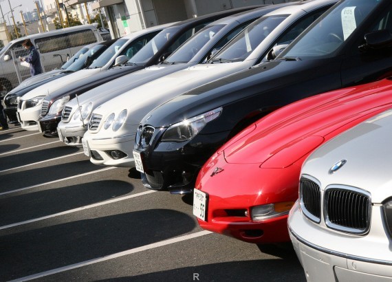 Русский рынок автомобилей в середине лета усилил падение до 16 процентов