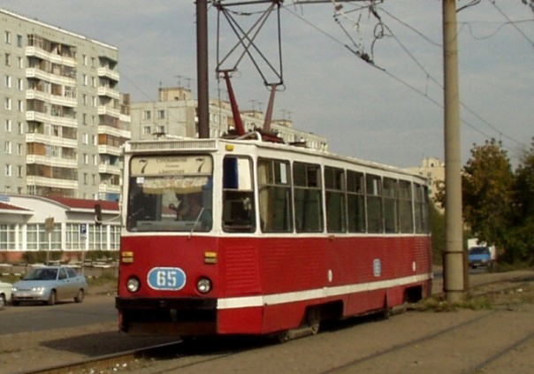 В Омске трамвай сбил женщину, которая переходила дорогу не там, где нужно