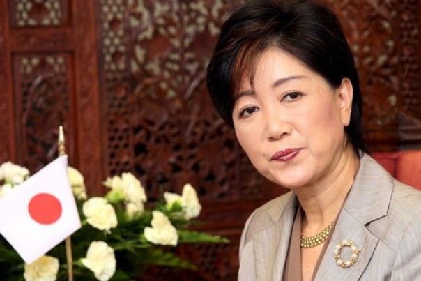На выборах губернатора Токио в первый раз выигрывает женщина