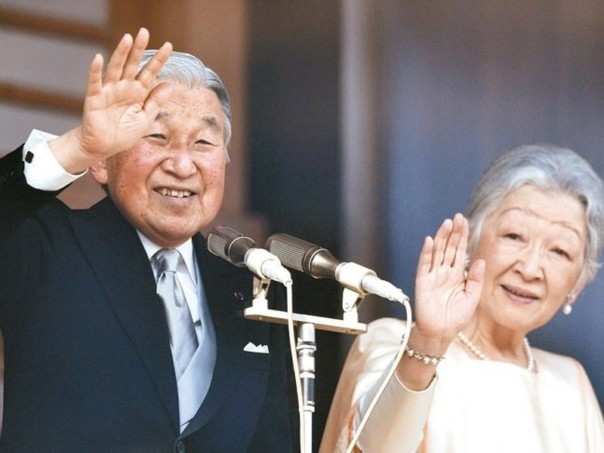 Император Японии намекает на отречение от власти