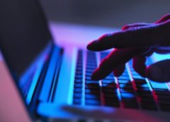 Full Unilad 550087382 1471132982 240x172