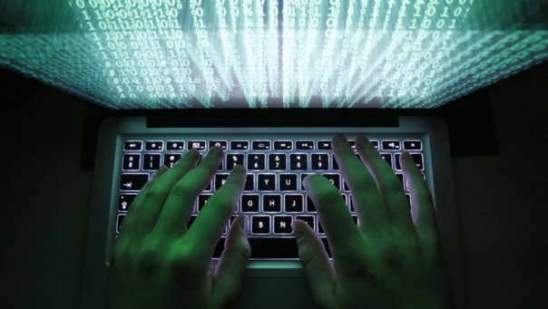 В отместку мошенникам хакер заразил их компьютер