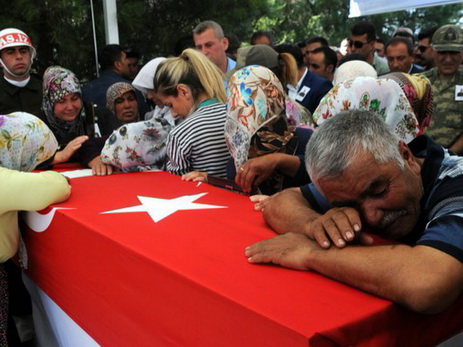 В итоге подрыва военного автомобиля в Турции погибли 5 солдат