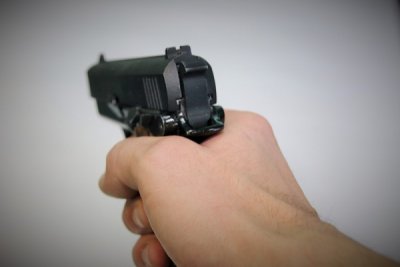 Полицейский в США застрелил объяснявшегося жестами глухонемого водителя