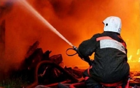 39 человек тушили пожар на частной станции техобслуживания в Кемерово