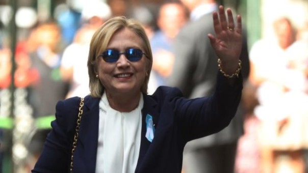 Хиллари Клинтон заскучала на больничном