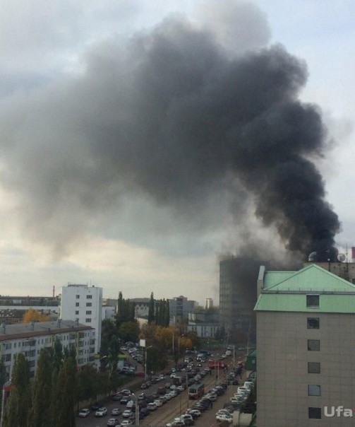 В Уфе мужчина выпрыгнул с горящей новостройки