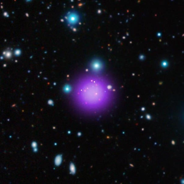 Найдено самое далёкое (и очень интересное) скопление галактик — Астрономический рекорд