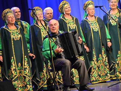 В Курске пожилые люди сразились в «Поединках хоров»