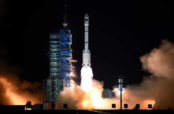 Китайцы запустили на орбиту Земли вторую обитаемую космическую станцию
