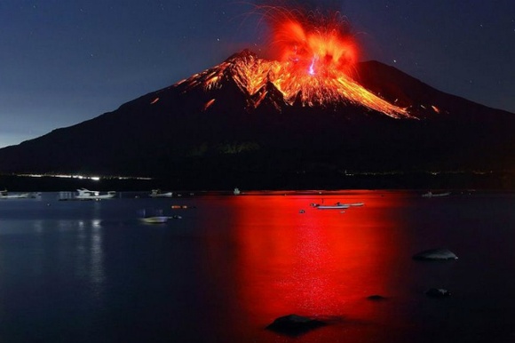 Ученые: Под японским вулканом Сакурадзима быстро растет магматический очаг