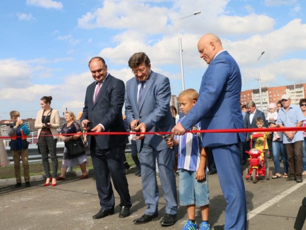 Путепровод через Транссиб за 700 млн открылся в Омске