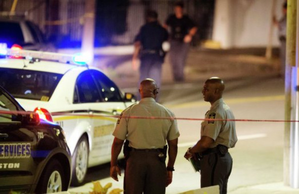 Неизвестные открыли стрельбу по полицейским в Антлантик-Сити в США