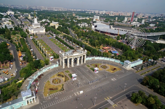 Уже в 2018 — огромное колесо обозрения