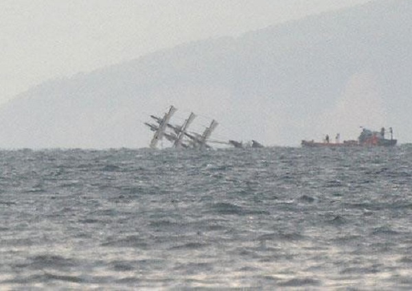 33 человека пострадали в итоге опрокидывания туристического судна в Турции