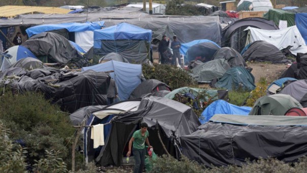 Великобритания собирается строить четырехметровую стену в Кале, чтобы предотвратить поток беженцев
