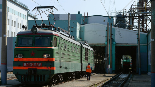 На Сахалине пассажиров схваченного поезда перевезли на автобусах