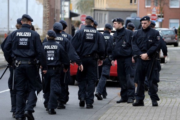Милиция Германии объявила сирийца в розыск по подозрению в подготовке теракта